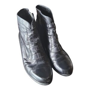 Taylor Black Leather Footwear
